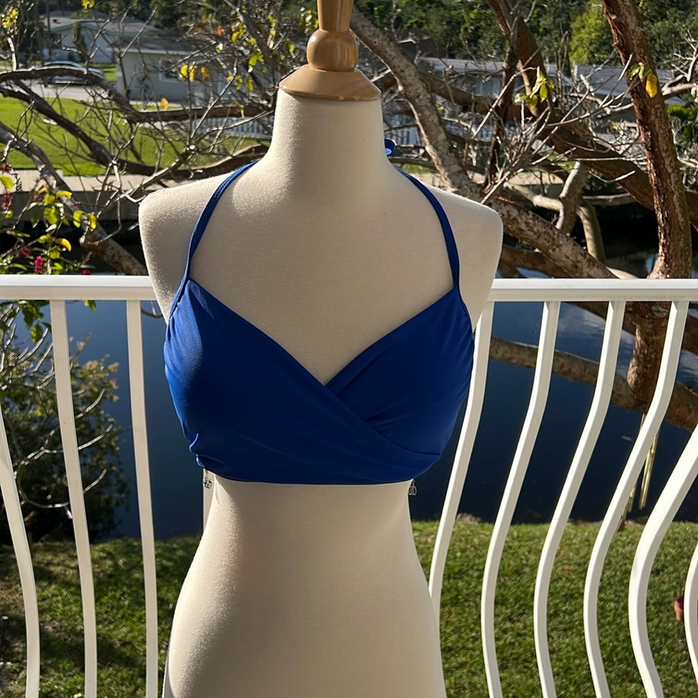 Carmen Marc Valvo swim top size L